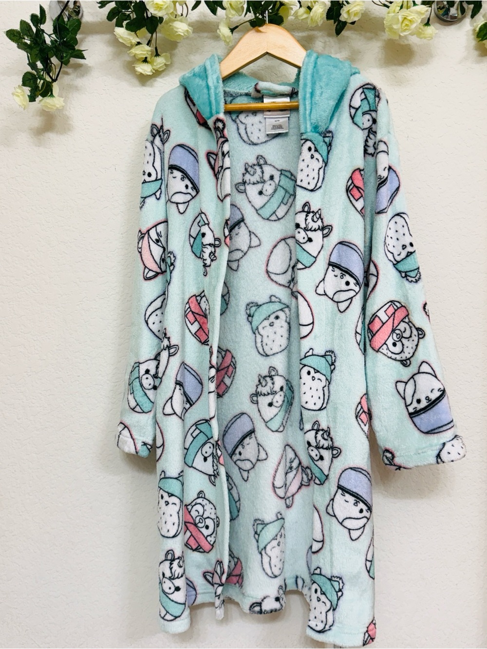 Squishmallows • Cozy Mint Squishmallow Print Plush Robe with Character Hood
